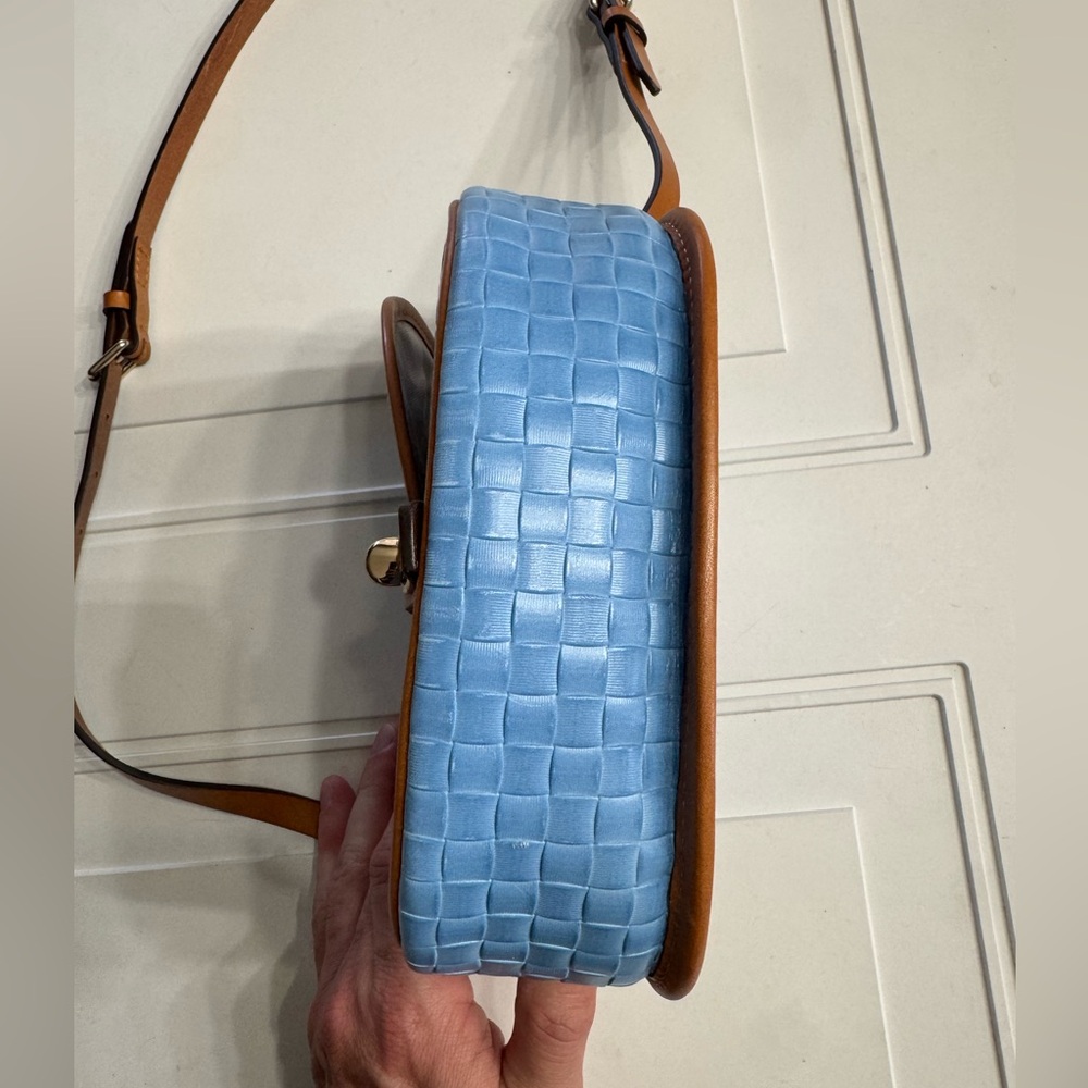 Dooney & Bourke Claremont Field Bag Light Blue Woven Leather Crossbody Purse - Picture 5 of 9